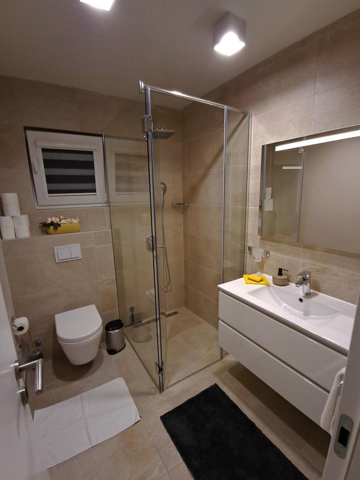 Apartmani Datea Grebastica Bagian luar foto